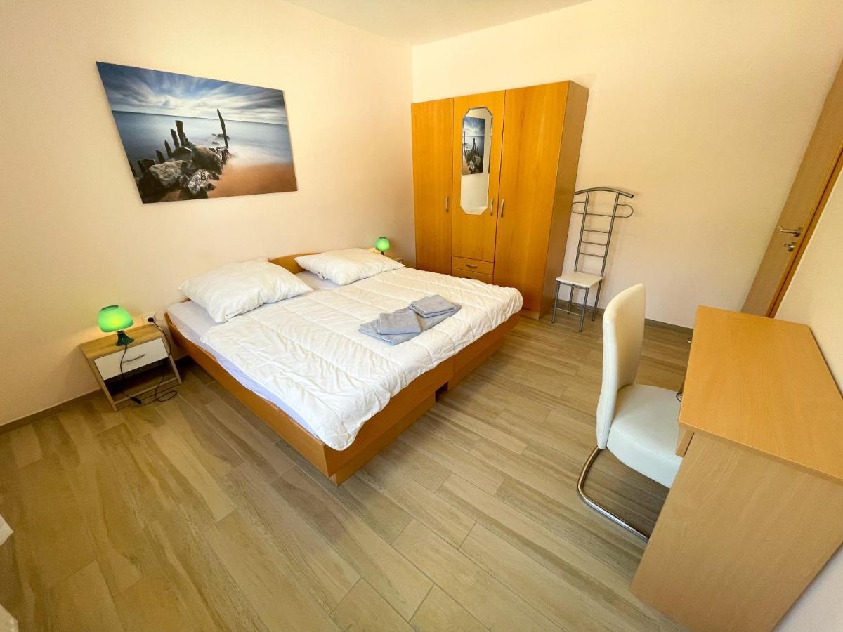 Apartments Sams Novi Vinodolski Exterior photo